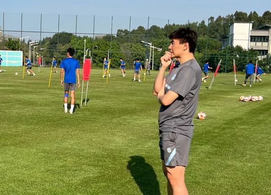 亚洲女初尝黑人巨磁链接
